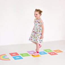 Amarelinha em vinil adesivo